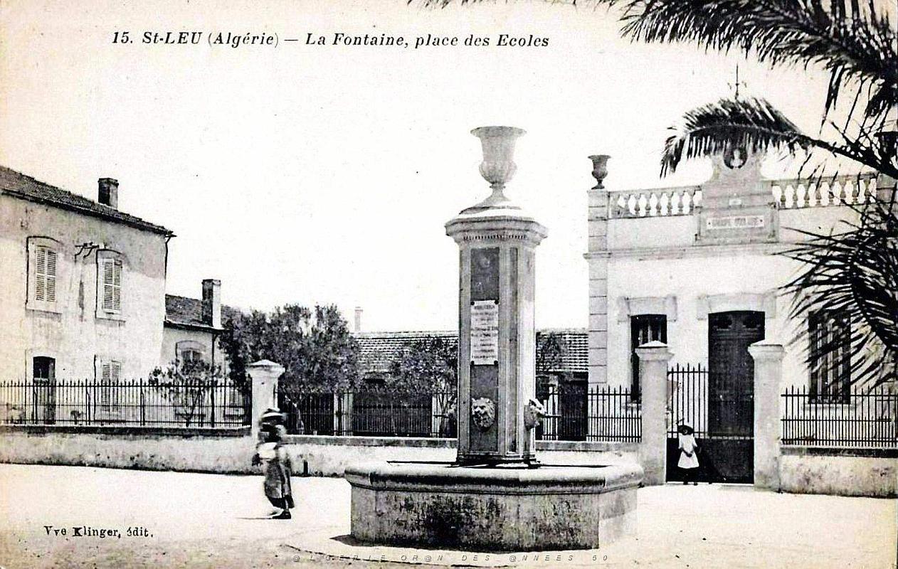 771- Saint-Leu - La Fontaine - Place des Ecoles.jpg
